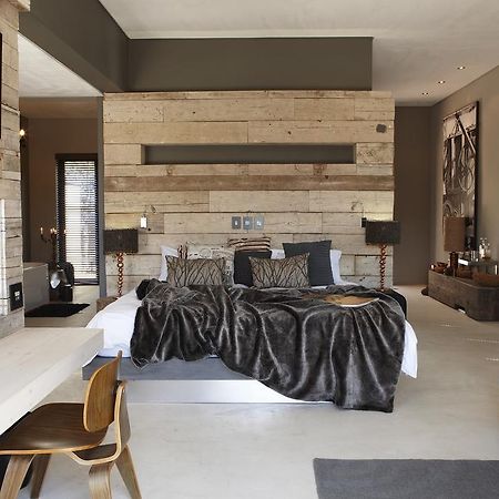The Olive Exclusive All-Suite Hotel Windhoek Bagian luar foto
