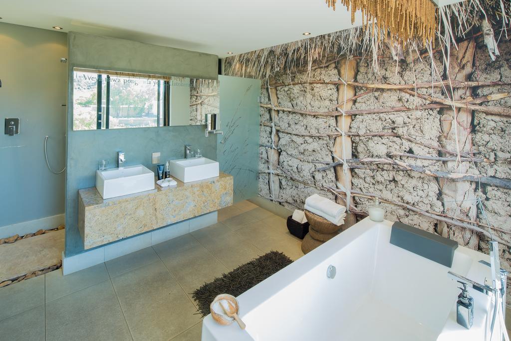 The Olive Exclusive All-Suite Hotel Windhoek Bagian luar foto