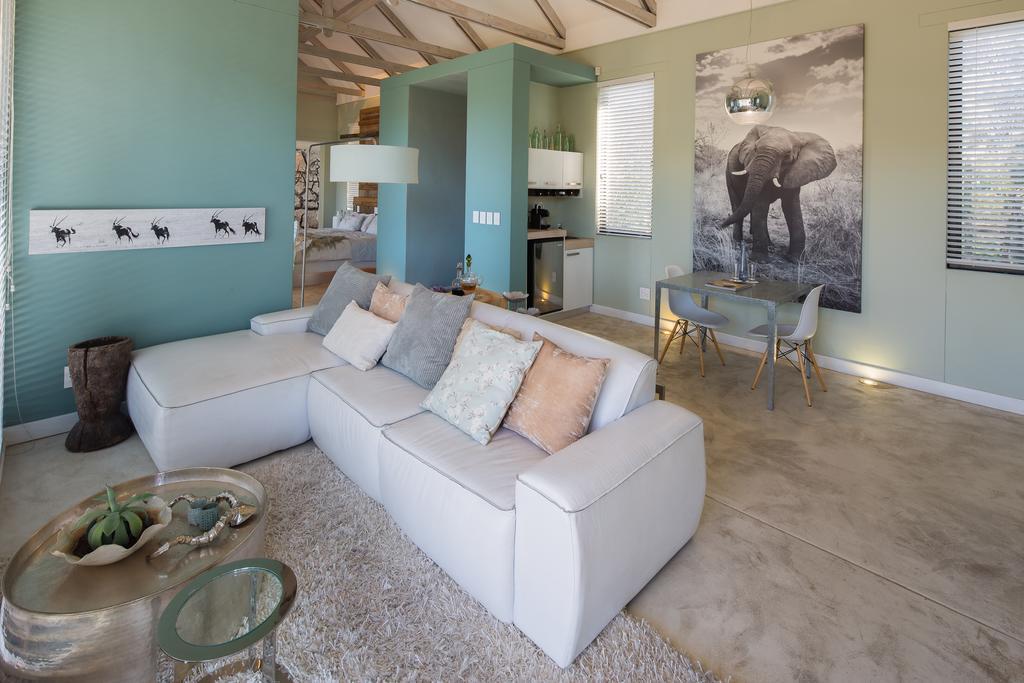 The Olive Exclusive All-Suite Hotel Windhoek Ruang foto