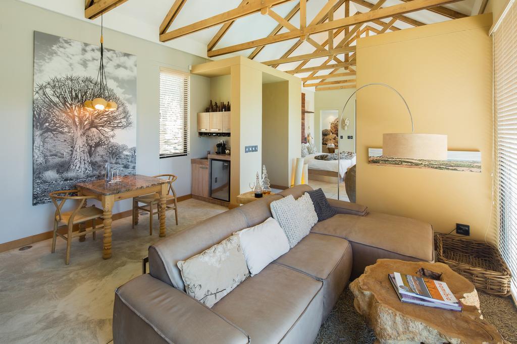 The Olive Exclusive All-Suite Hotel Windhoek Bagian luar foto