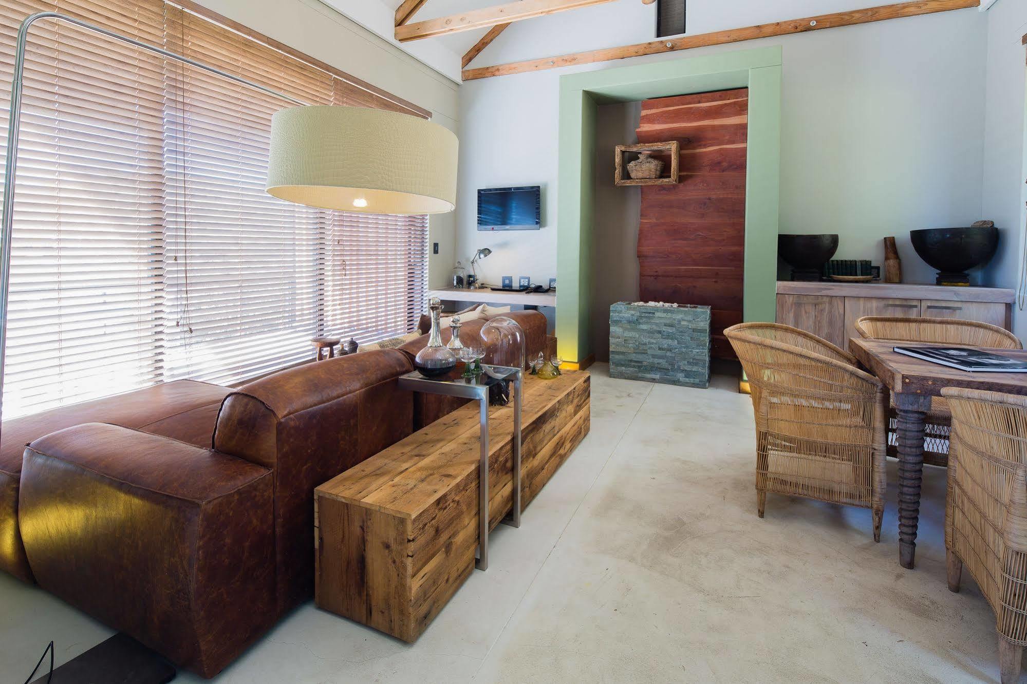 The Olive Exclusive All-Suite Hotel Windhoek Bagian luar foto
