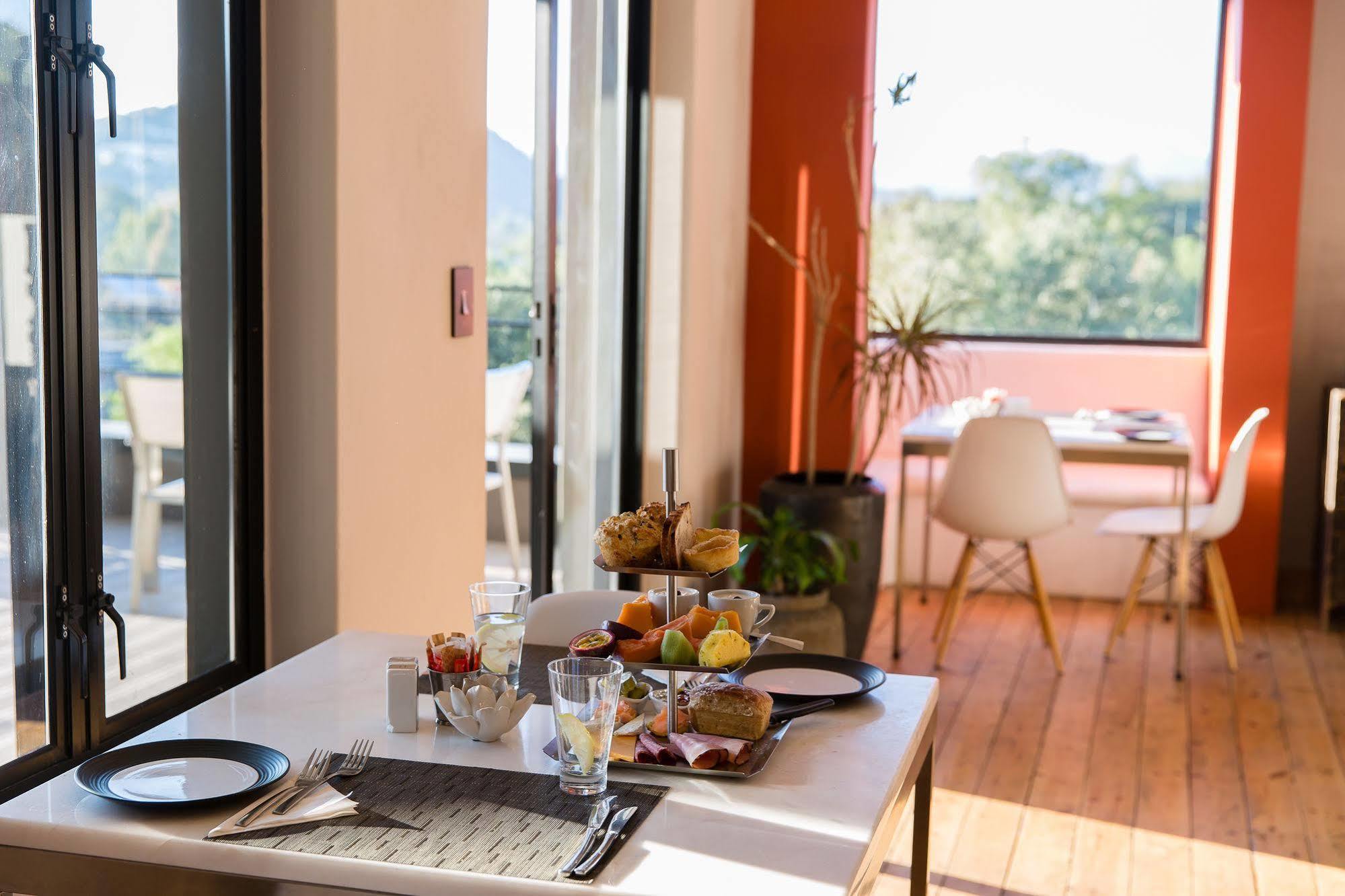 The Olive Exclusive All-Suite Hotel Windhoek Bagian luar foto