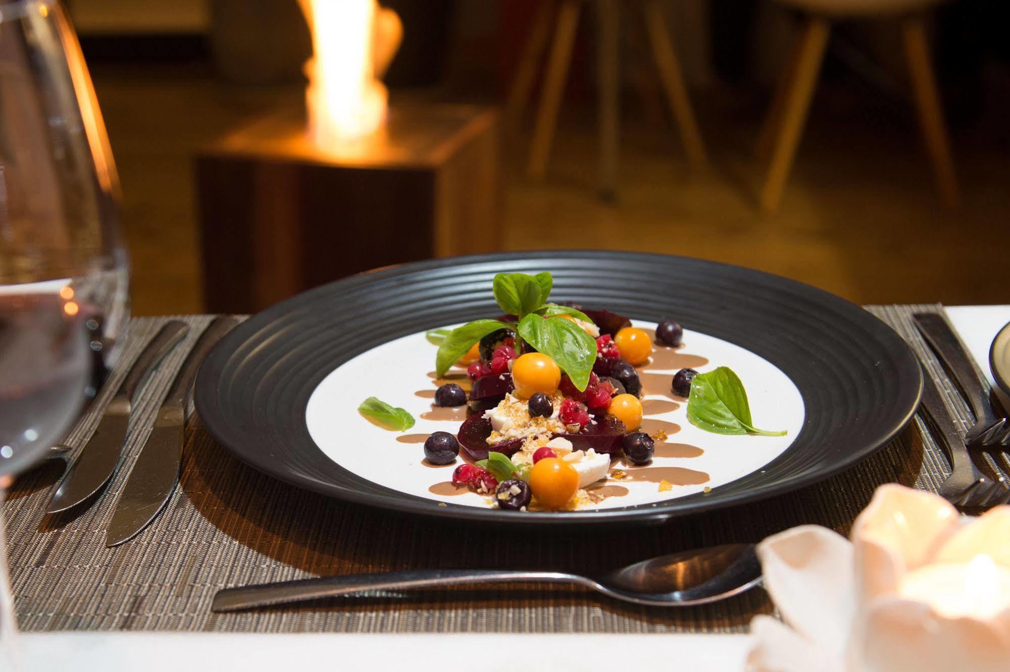The Olive Exclusive All-Suite Hotel Windhoek Bagian luar foto