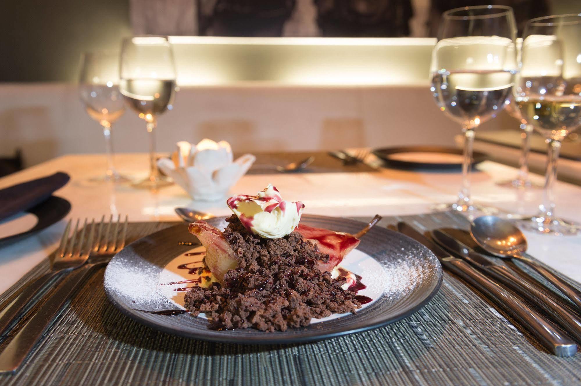 The Olive Exclusive All-Suite Hotel Windhoek Bagian luar foto